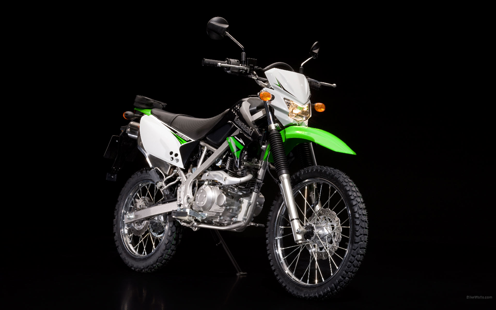 Kawasaki_KLX125_2010_04.jpg