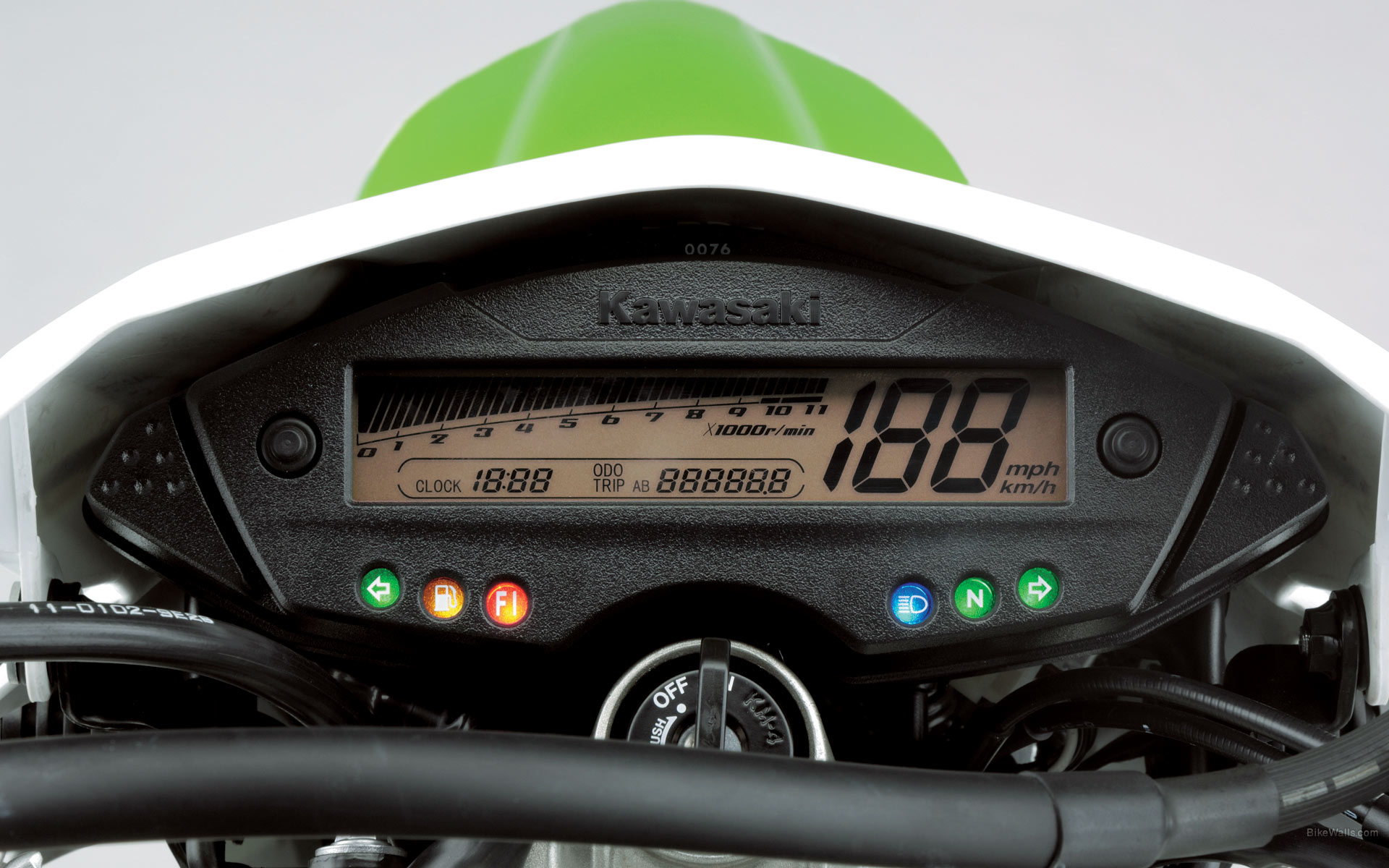 Kawasaki_KLX125_2010_15.jpg