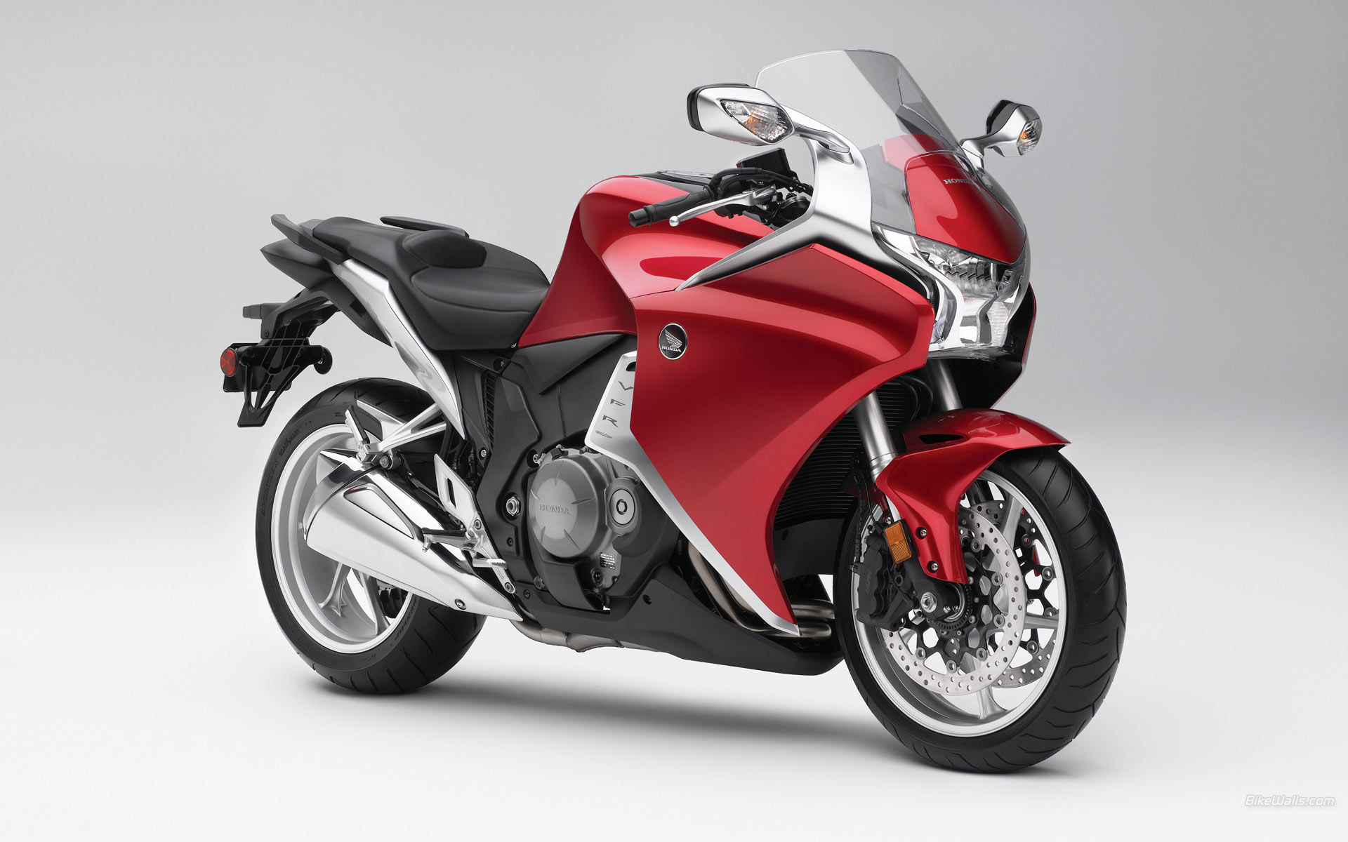 Honda_VFR1200F_04.jpg