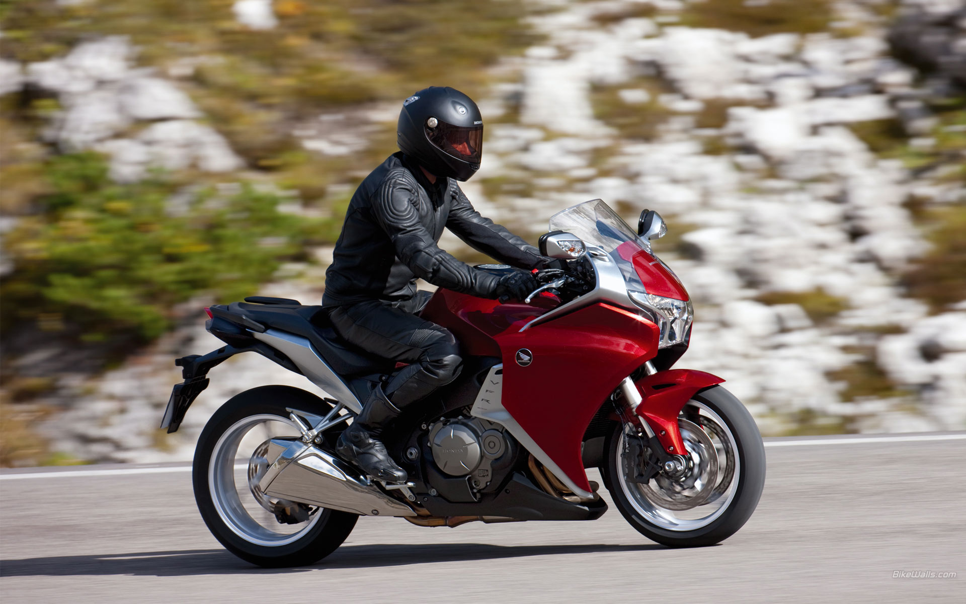 Honda_VFR1200F_2010_33.jpg