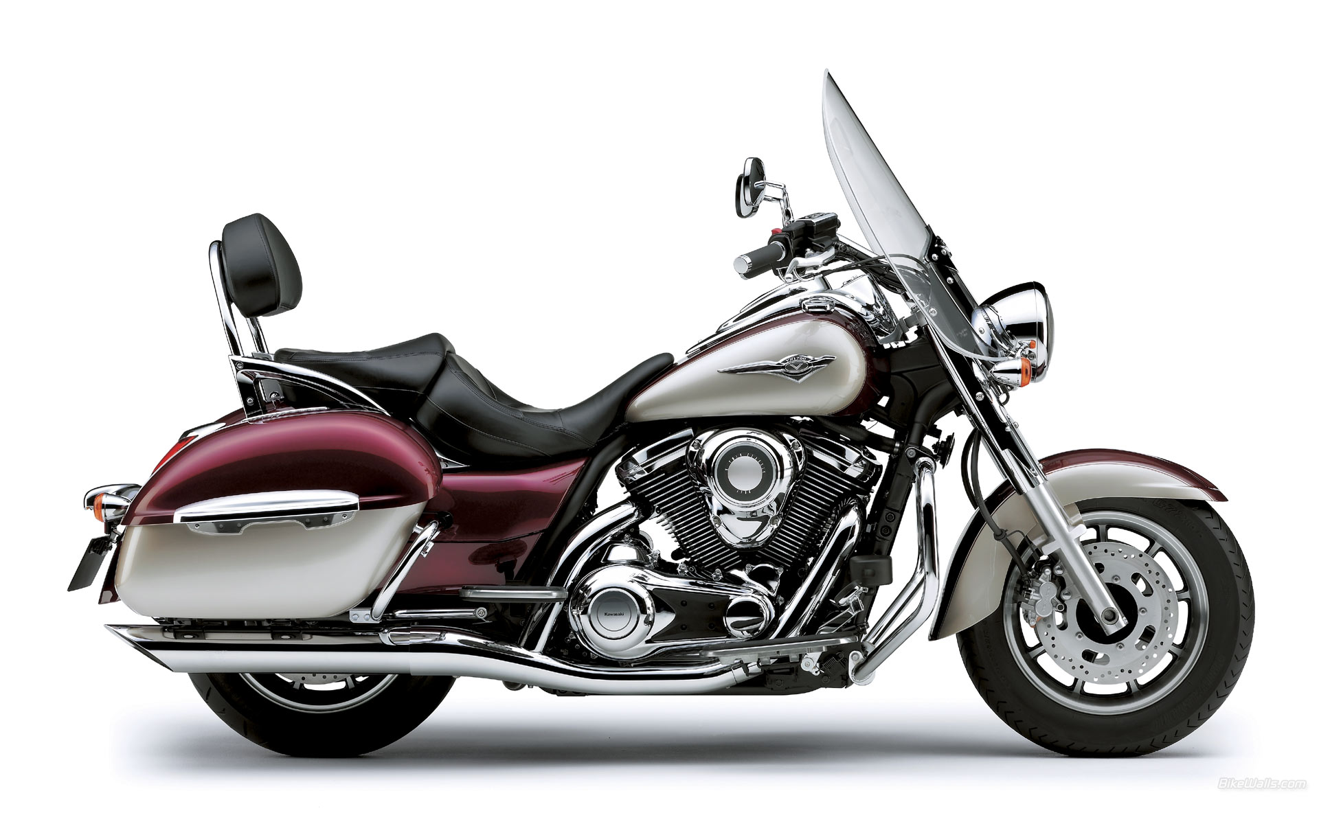 Kawasaki_vn1700_classic_tourer_2009_09.jpg