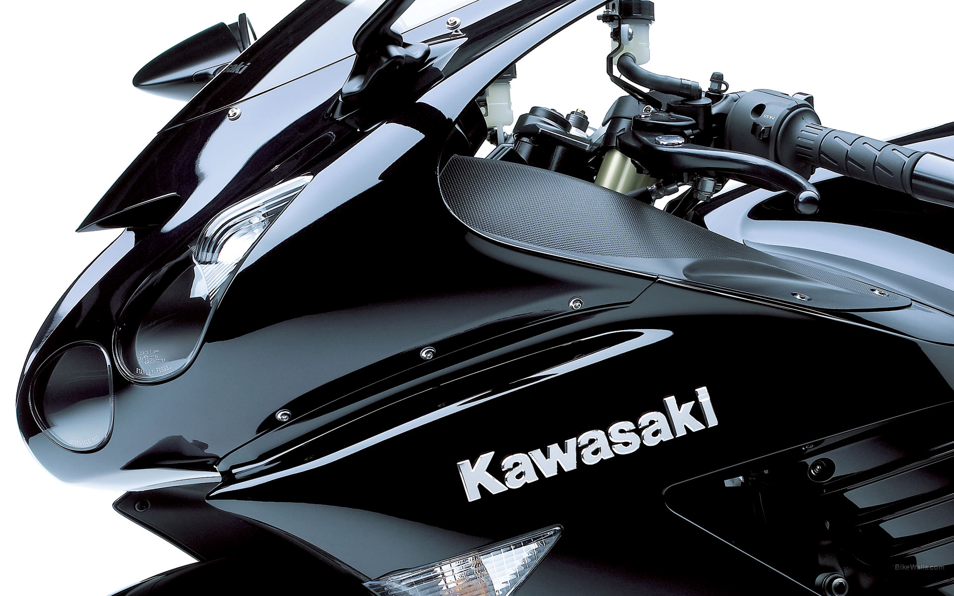 Kawasaki_ZZR1400_ABS_2008_14.jpg