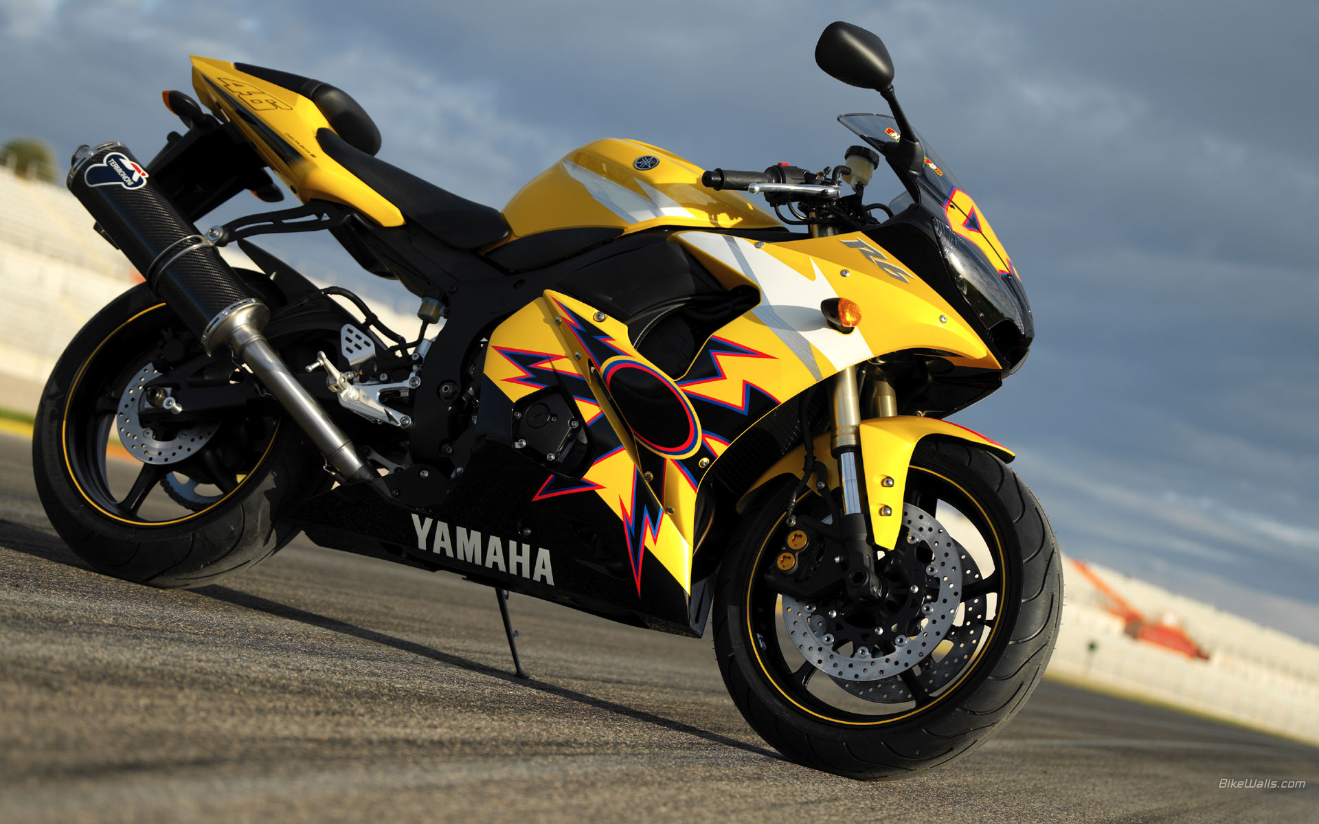 Yamaha_YZF-R6-R46_2005_08.jpg