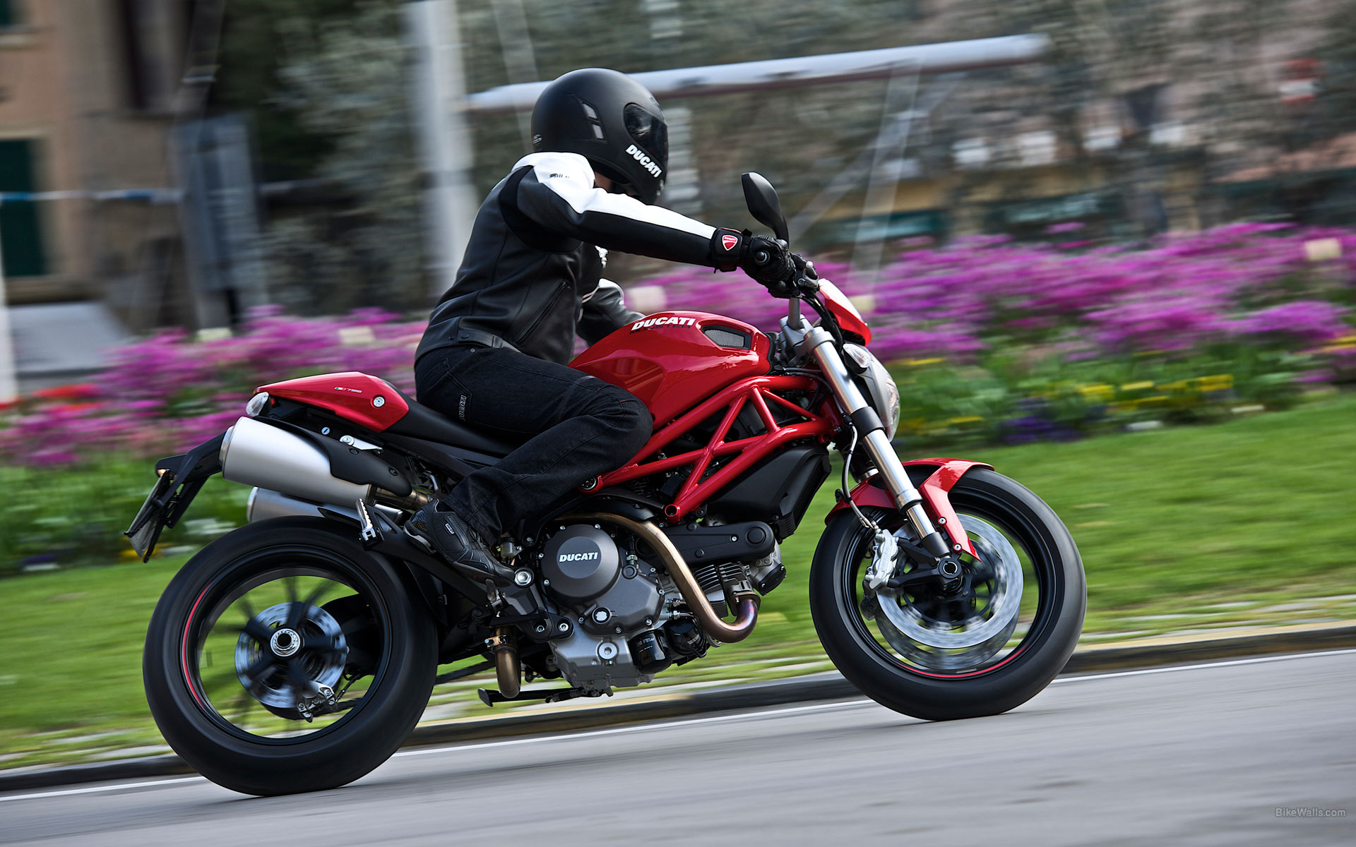 ducati monster 796 1920*1200