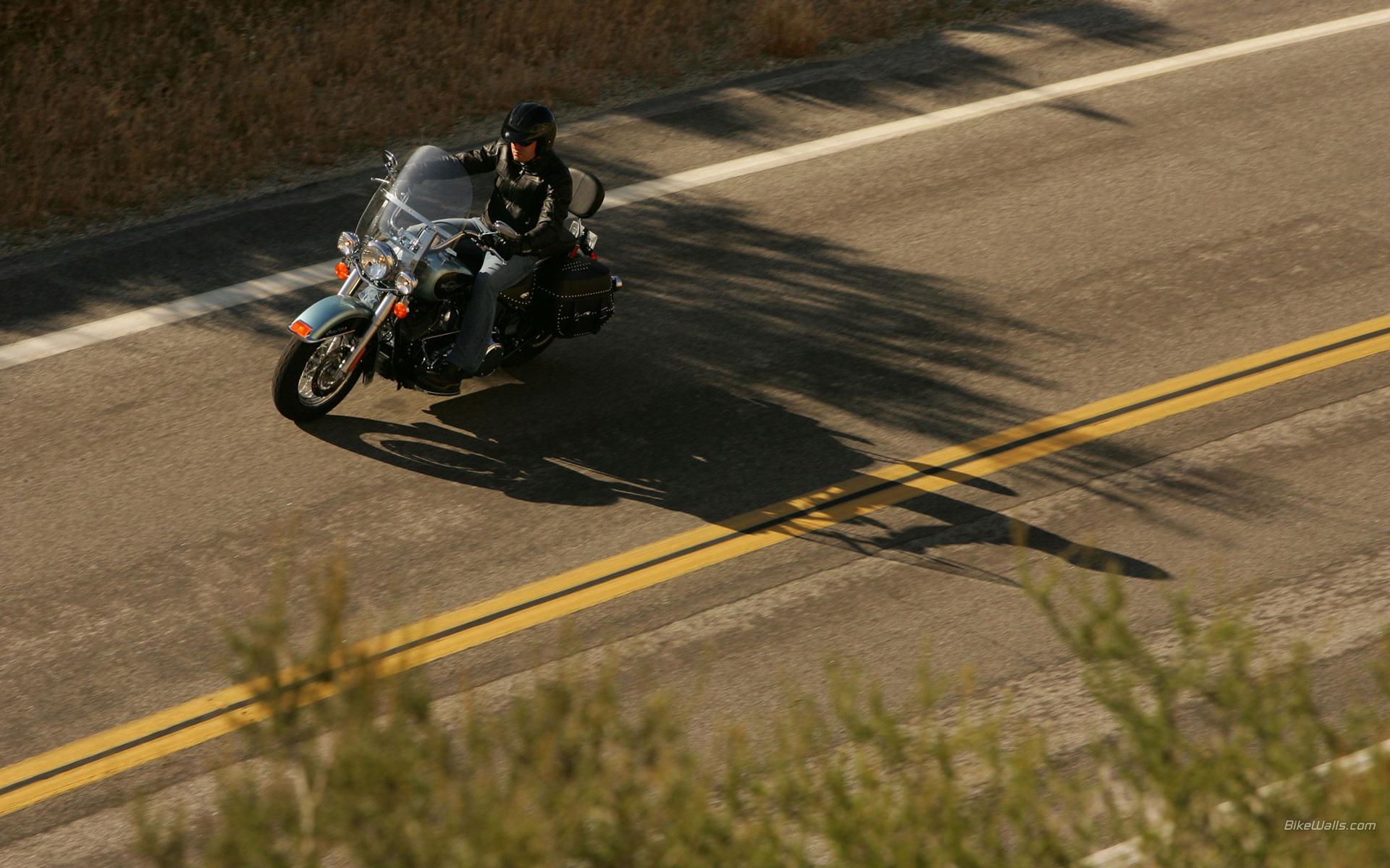 Harley-Davidson_FLSTC_Heritage_Softail_Cl_2007_02.jpg