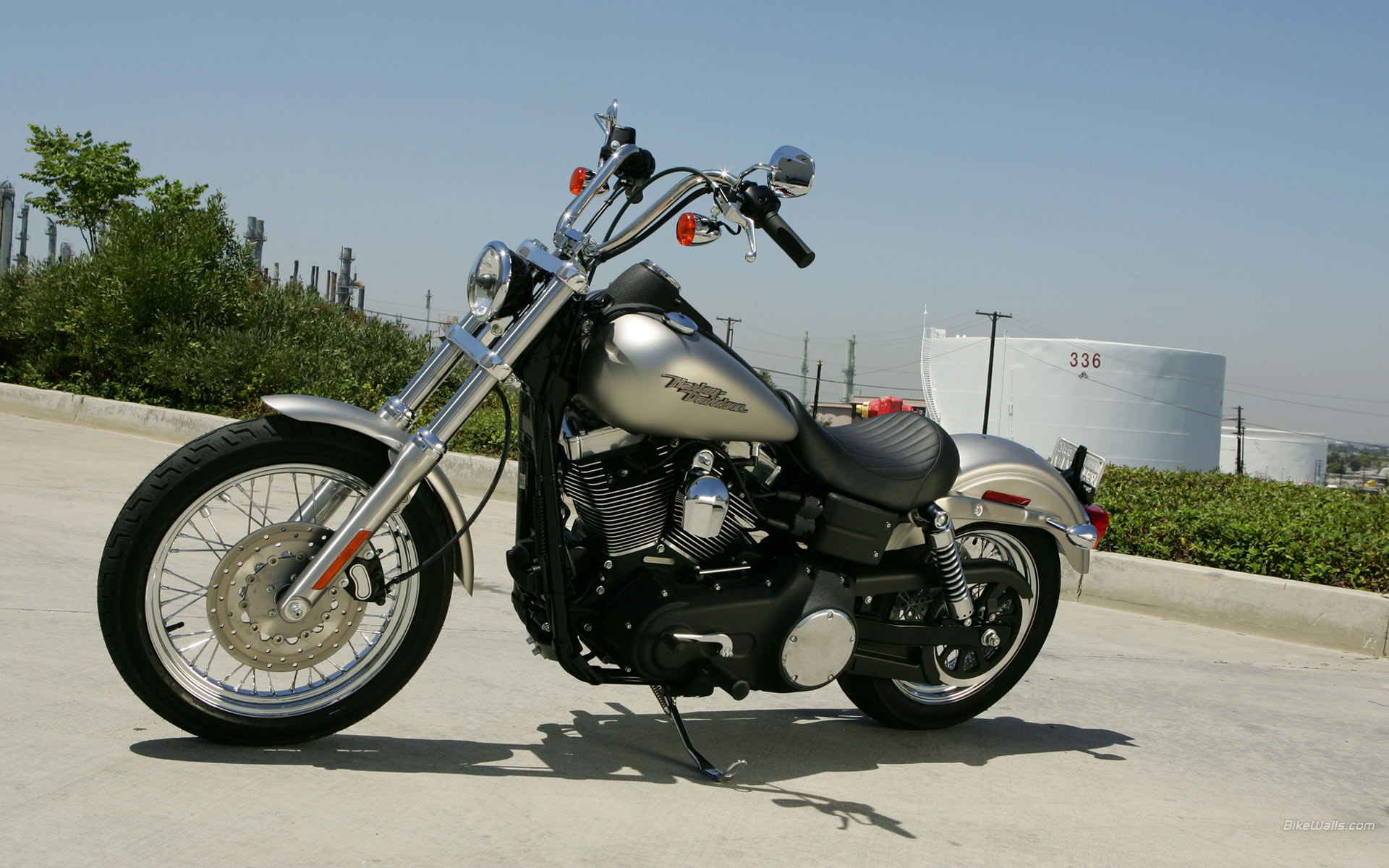 Harley-Davidson_Dyna_FXDB_2007_06.jpg