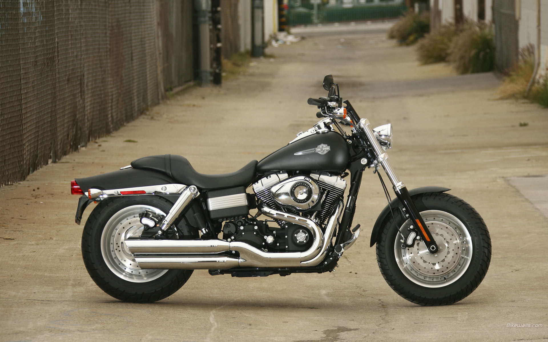 Harley_Davidson_FXDCDyna_Super_Gilde_Custom_2008_04.jpg