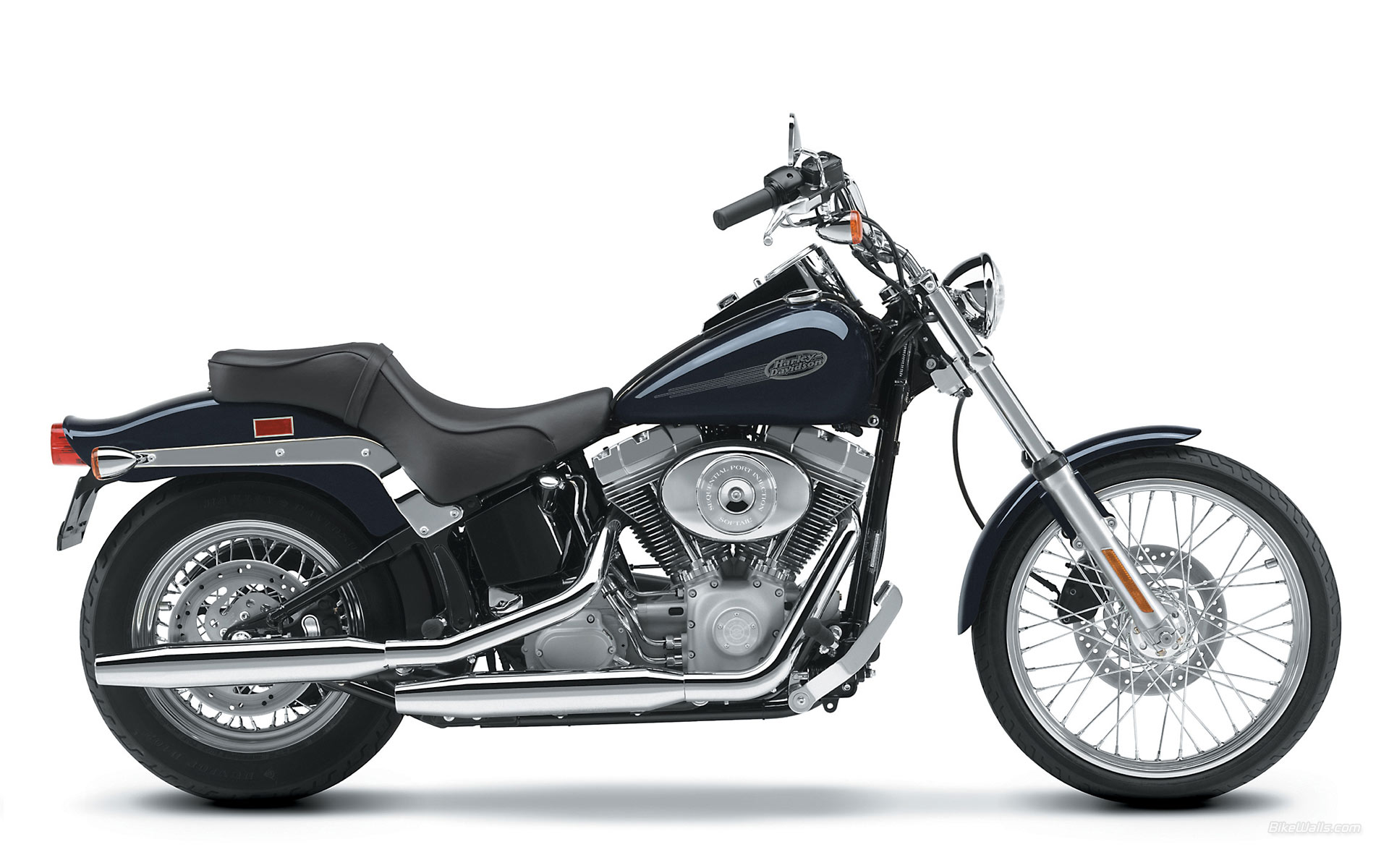 Harley-Davidson_FXST_Softail__Standard_2002_01.jpg