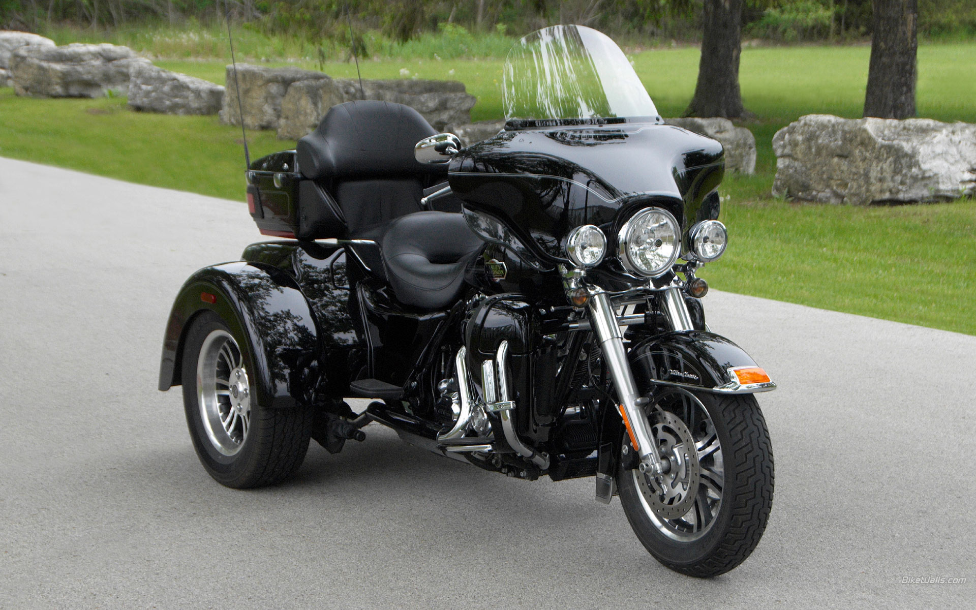Harley-Davidson_Tri_Gilde_Ultra_Classic_05.jpg