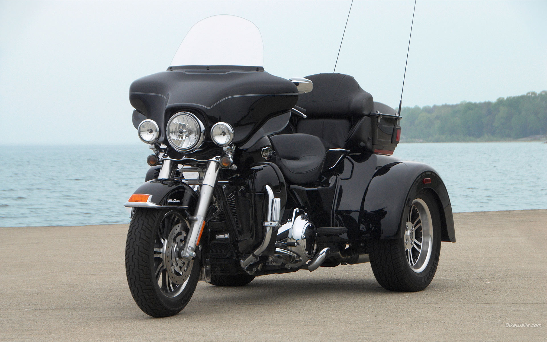 Harley-Davidson_Tri_Gilde_Ultra_Classic_08.jpg