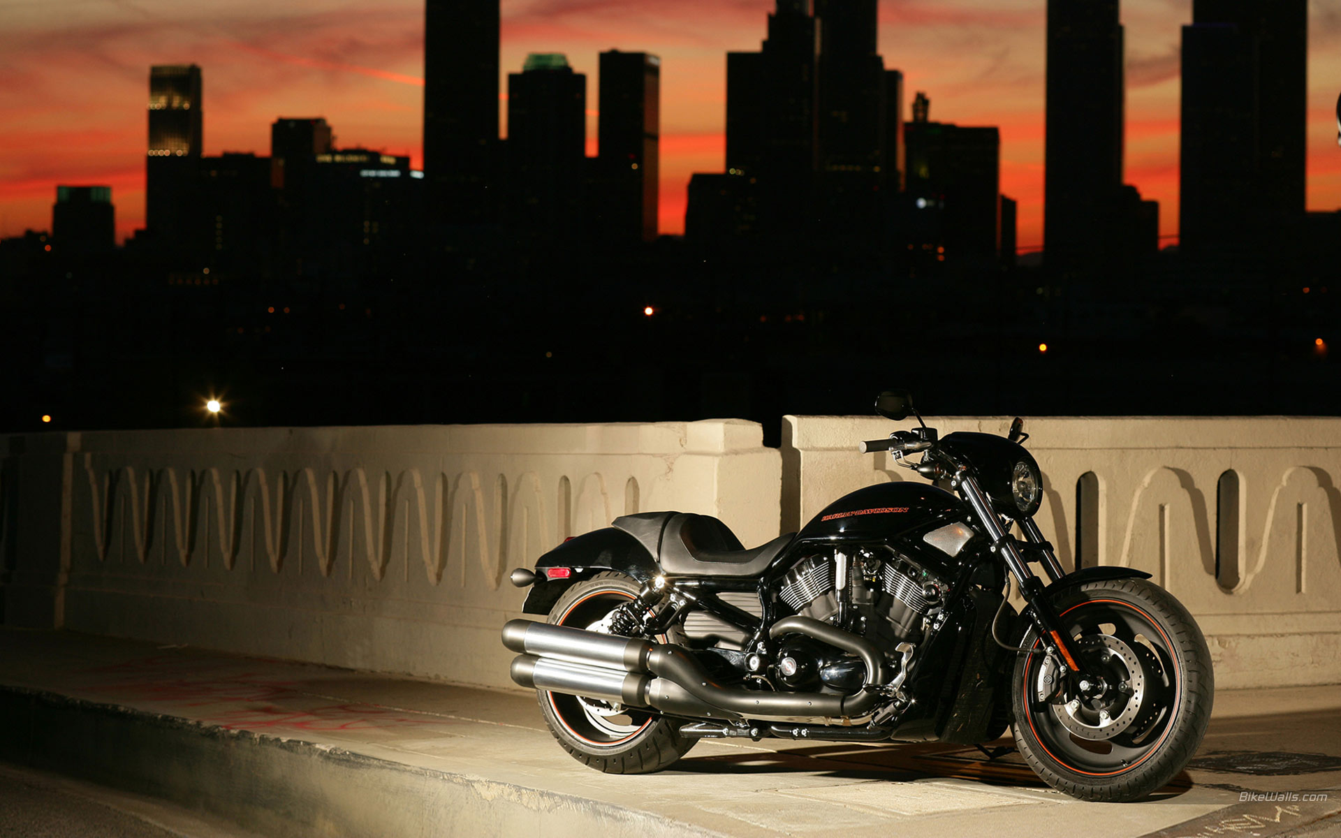Harley-Davidson_VRSCDX_2007_04.jpg