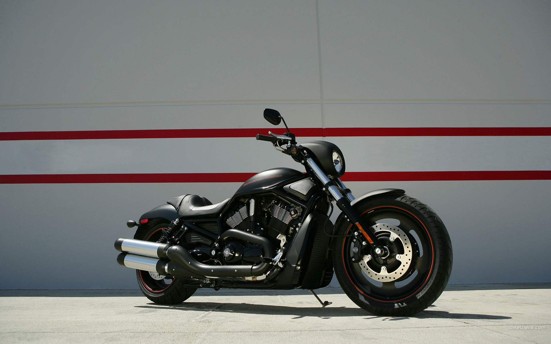 Harley-Davidson_VRSCDX_2007_08.jpg