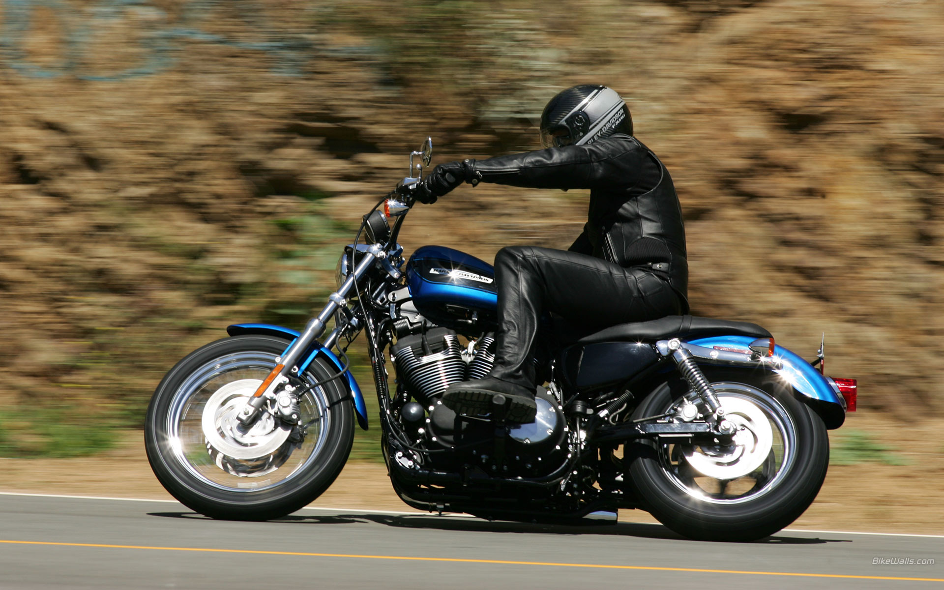 Harley-Davidson_XL1200R_02.jpg