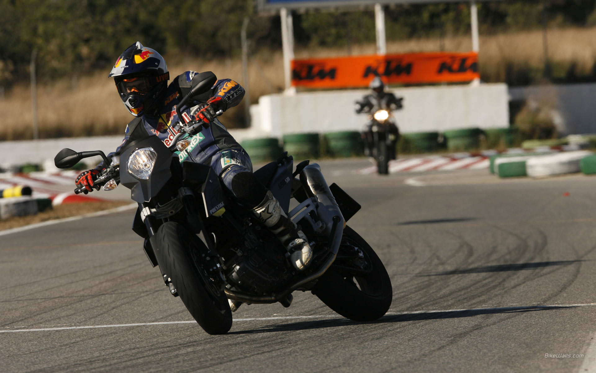 KTM_690SM_ok2_2007_03.jpg