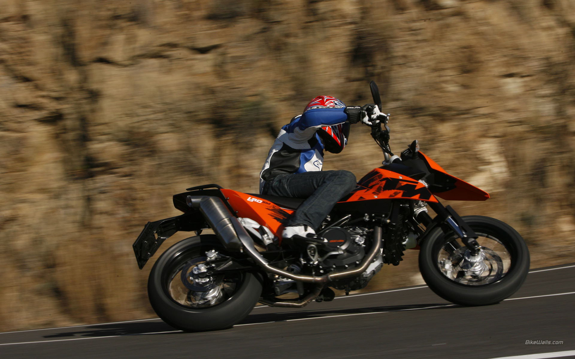 KTM_690SM_ok2_2007_10.jpg