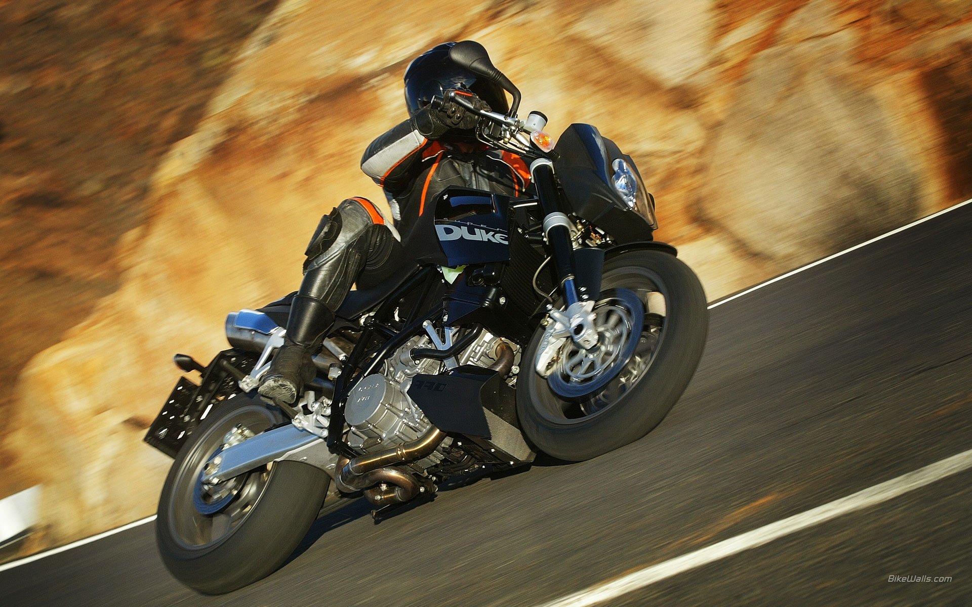 KTM_990_Superduke_2005_25.jpg