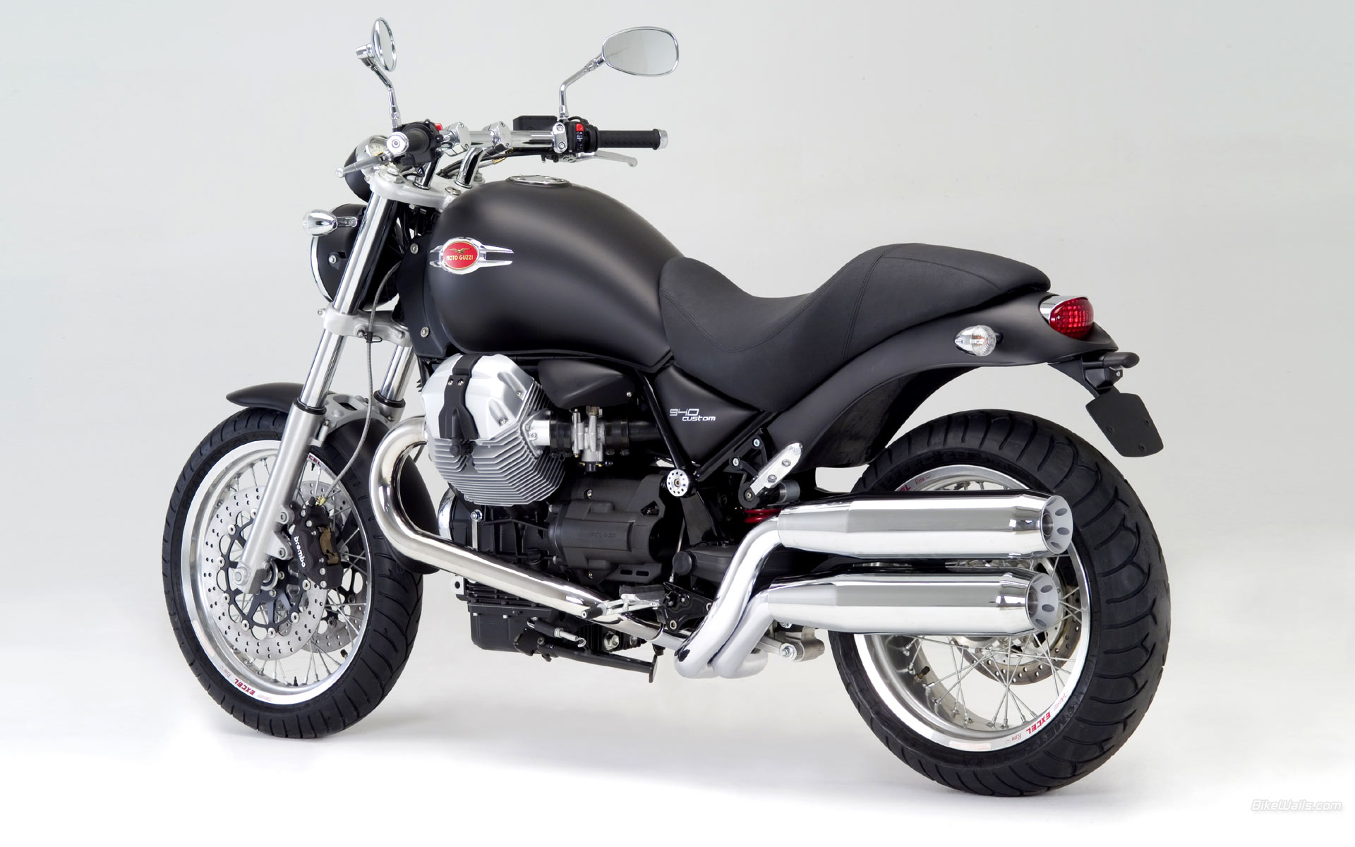 Moto_Guzzi_940_Custom_2007_01.jpg