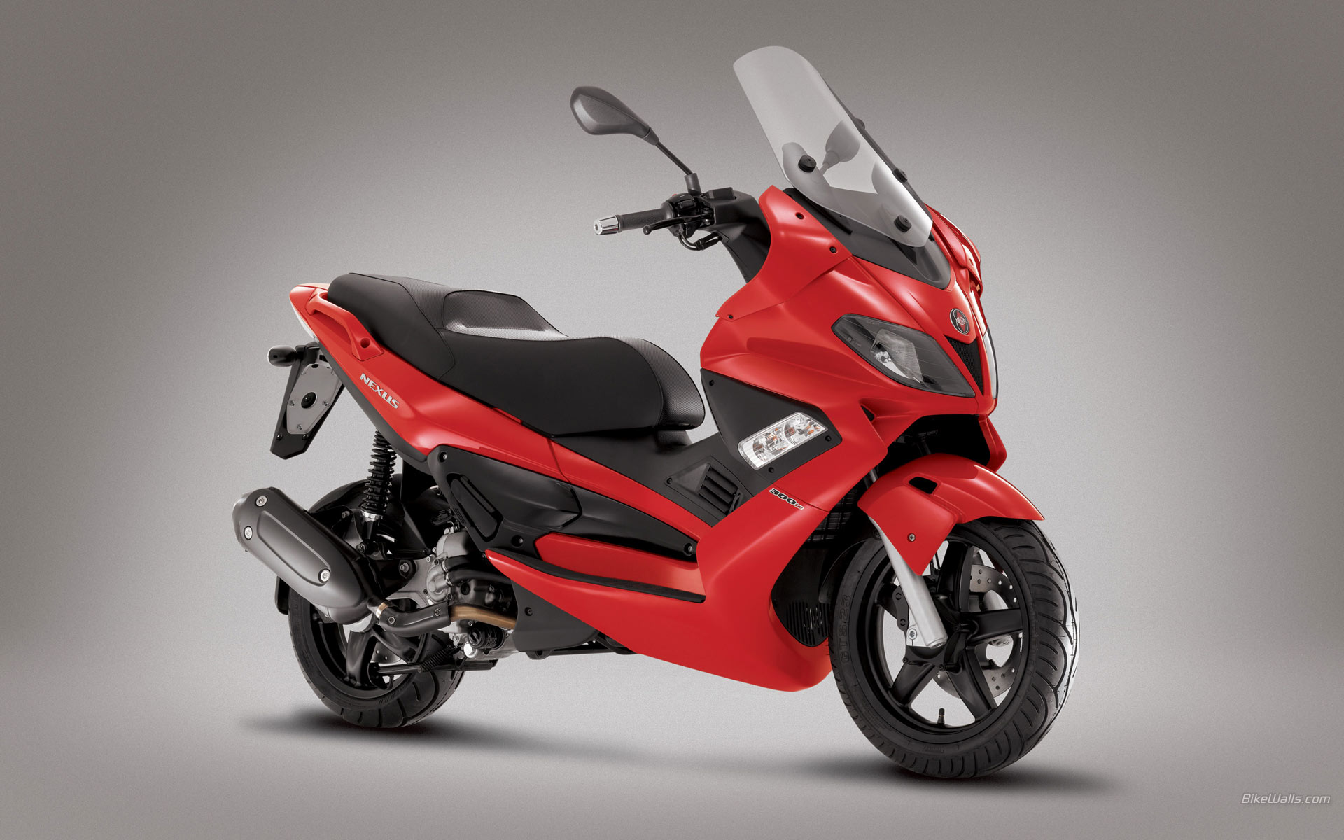 Gilera_Nexus_300_2008_03.jpg