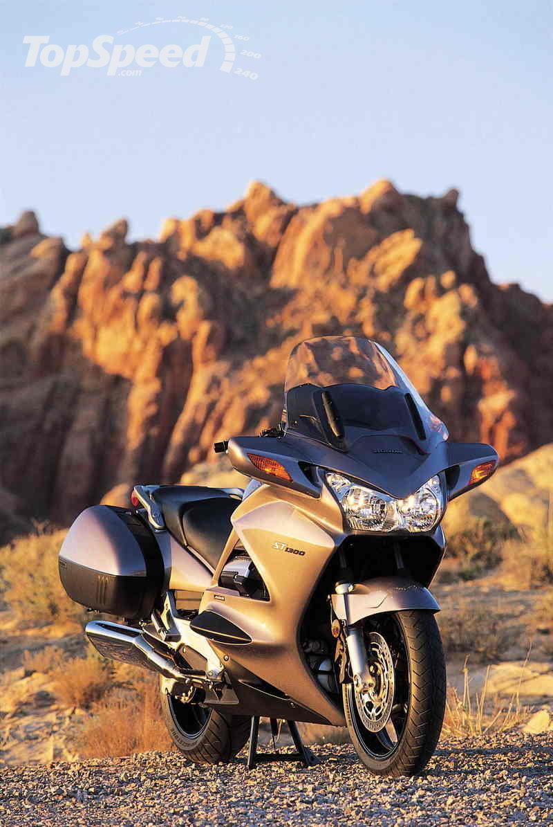 2007-honda-st1300-8_800x0w.jpg