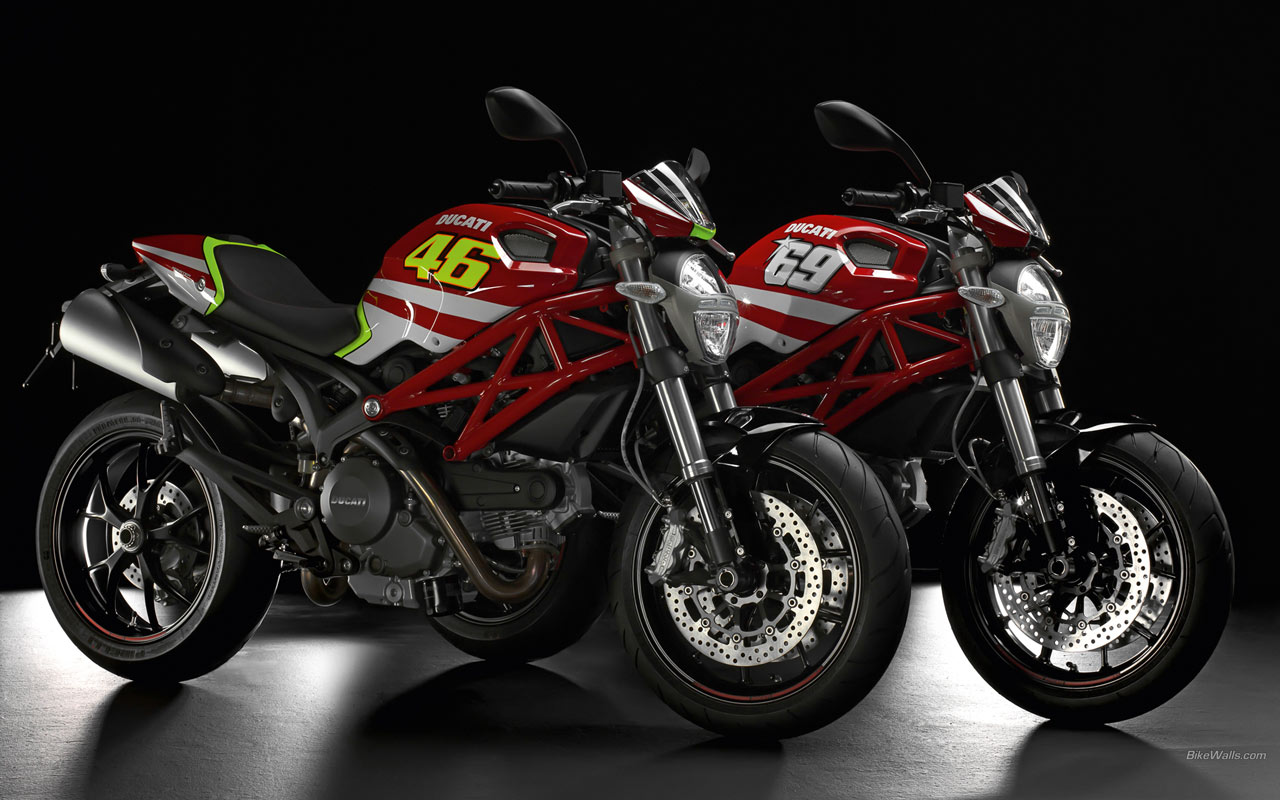 Ducati_Rossi_and_Hayden_Replica_Ducati_Monsters_2011_01_1280x800.jpg