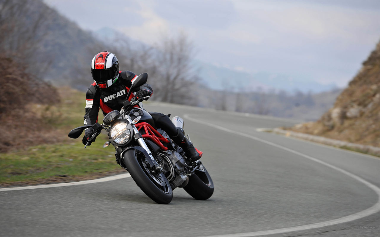 Ducati_Monster_796_2010_20_1280x800.jpg