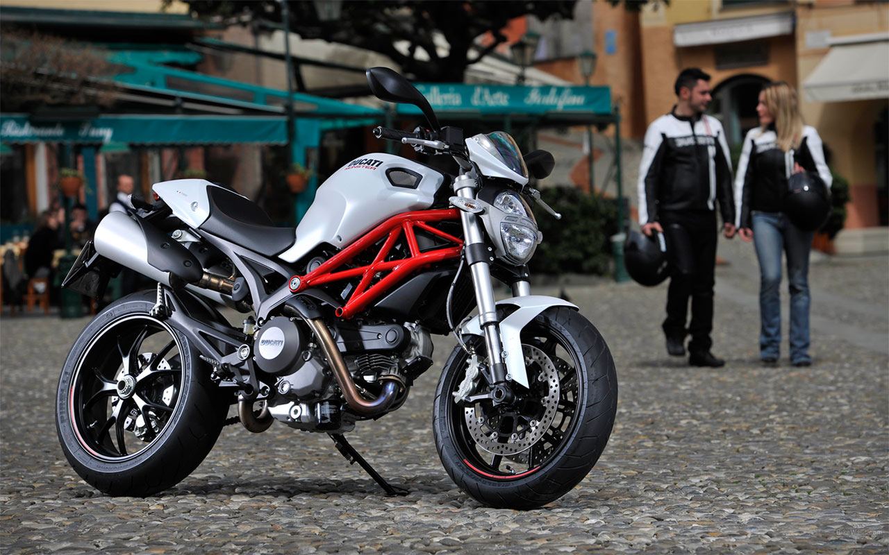 Ducati_Monster_796_2010_23_1280x800.jpg