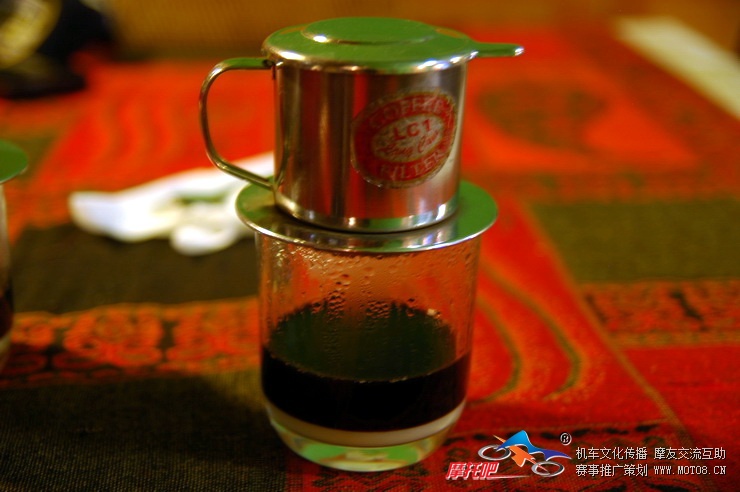 越南特有的苦咖啡，那是一个难喝啊