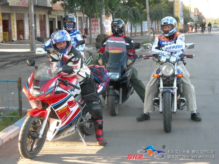 05年10月去参加酒泉举办的摩托车节。