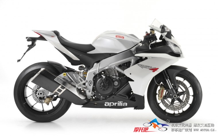 Aprilia  RSV4 1000 13.jpg