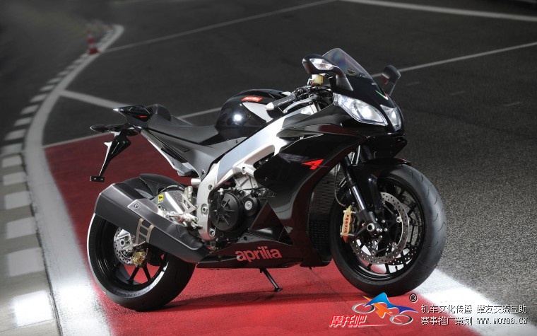 Aprilia  RSV4 1000 19.jpg