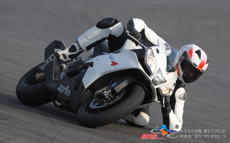 Aprilia  RSV4 1000 47.jpg