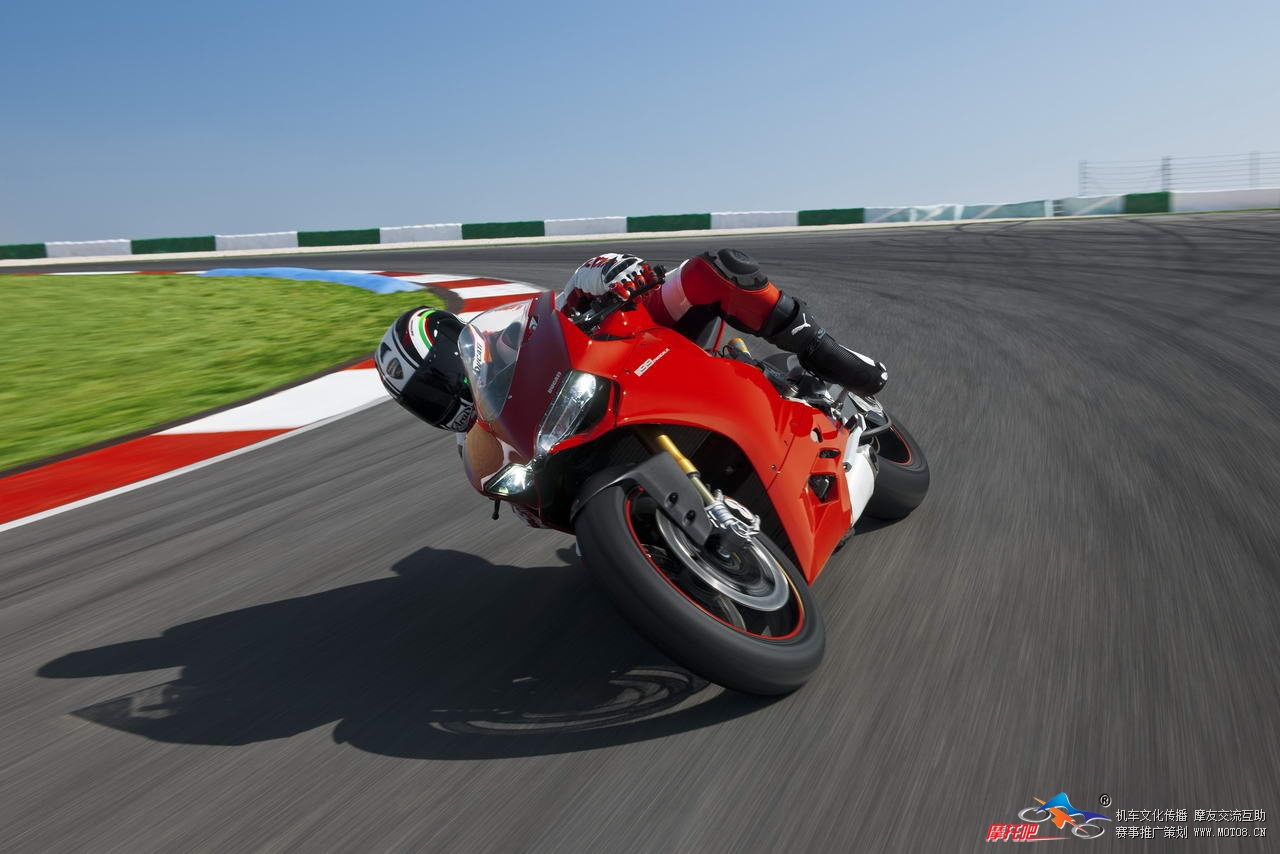 Ducati 1199 Panigale S 45.jpg