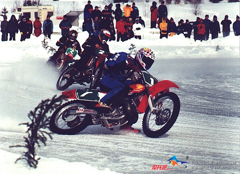Motorcycly_speedway_on_ice.jpg
