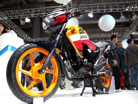 2012重庆摩托车展0016.JPG