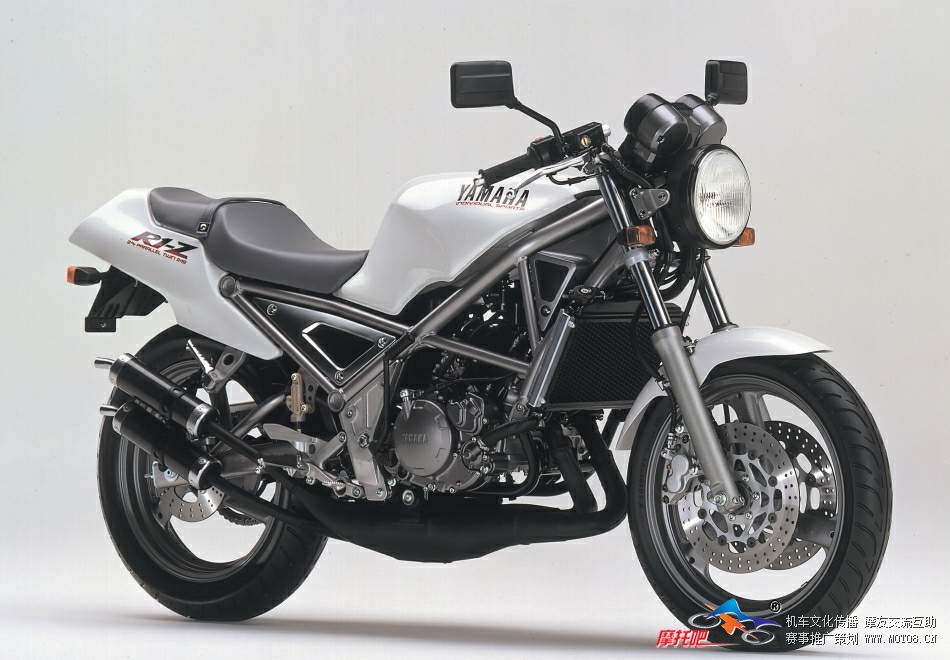 Yamaha R1-Z 90[1].jpg