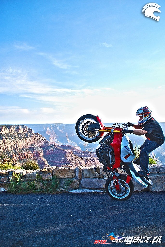 Grand_Canyon_Stall_wheelie.jpg