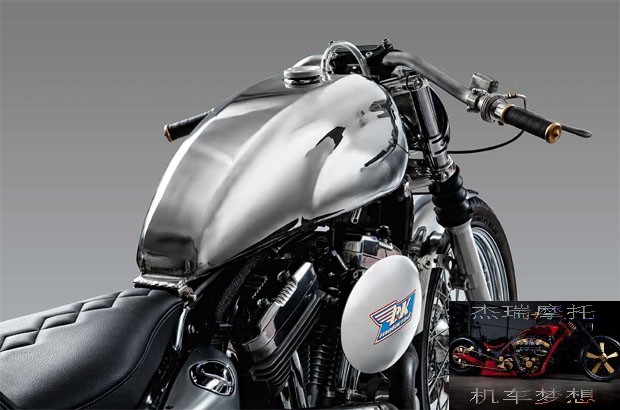 Harley-Davidson_883_6.jpg