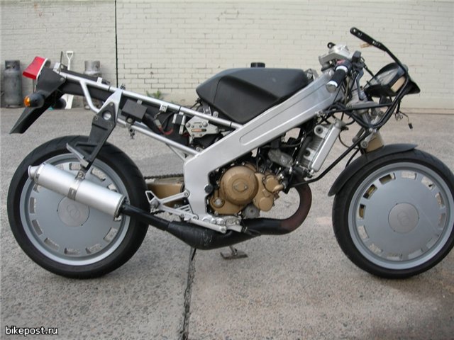 昙花一现滴两冲gilera cx125 摩托车.