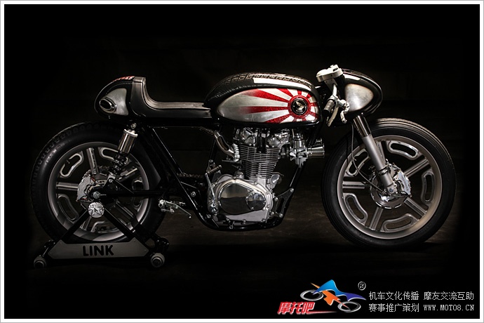 15_01_2013_fred_krugger_hinda_450_cafe_racer_01.jpg