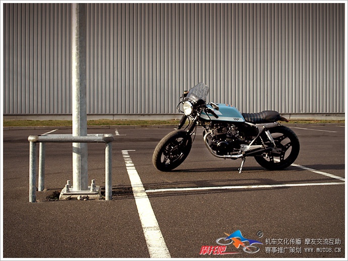 19_01_2013_honda_cb_400_cafe_racer_08.jpg