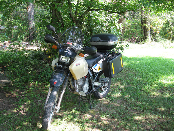 DR650 with GIVI 002-M.jpg