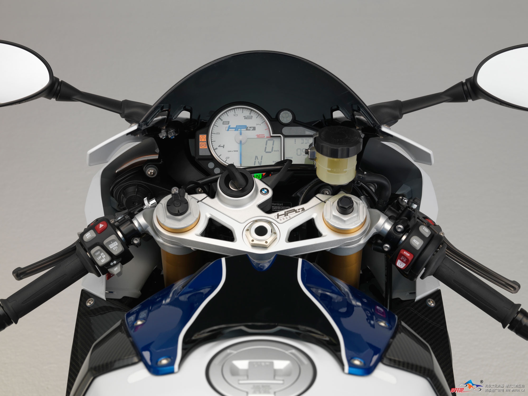 2013-BMW-HP4f.jpg