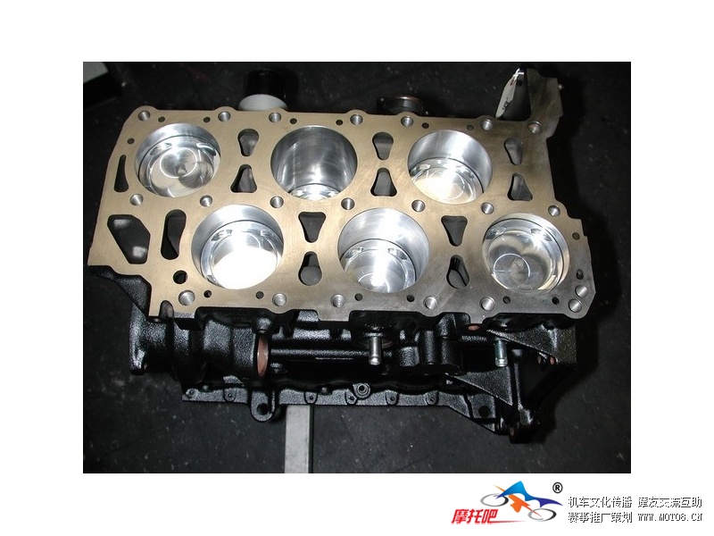 horex-vr6-15-degree-engine-compact-engineering-at-its-best-53833_6[1].jpg