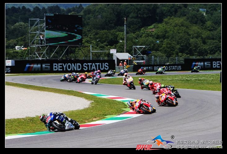 nEO_IMG_090_MotoGP 2013 Mugello Rennen und GridGirls.jpg.2235287.jpg