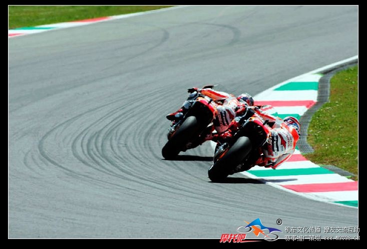 nEO_IMG_140_MotoGP 2013 Mugello Rennen und GridGirls.jpg.2235312.jpg