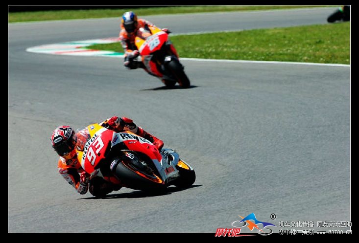 nEO_IMG_160_MotoGP 2013 Mugello Rennen und GridGirls.jpg.2235322.jpg