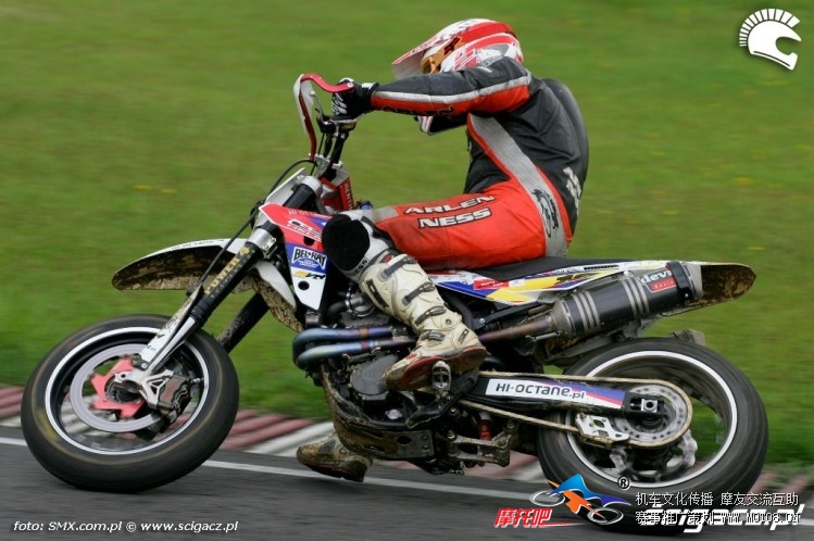 Huska_Supermoto_Torun_2013.jpg