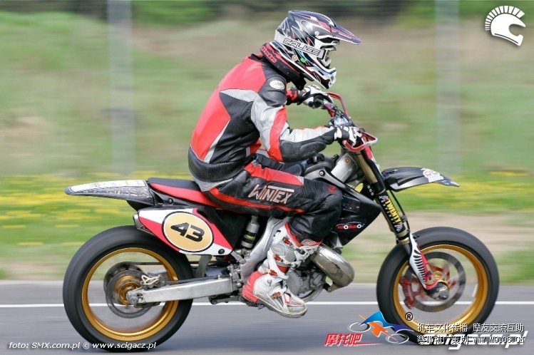 Leskow_Runda_Supermoto_Torun_2013.jpg