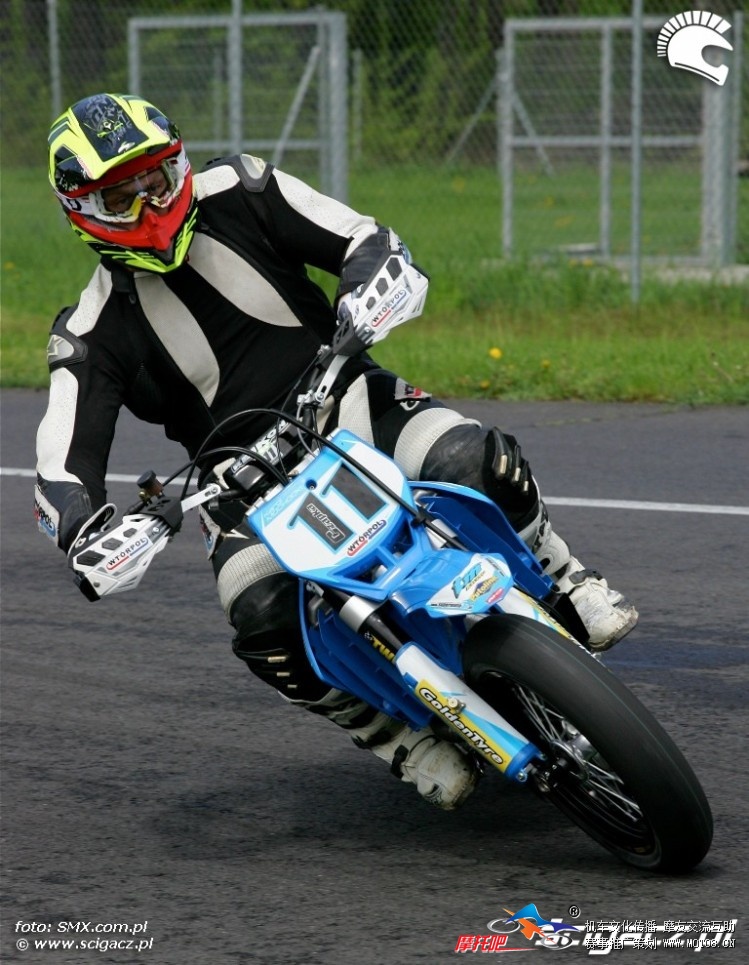 Runda_Supermoto_Torun_2013_Czapka_.jpg