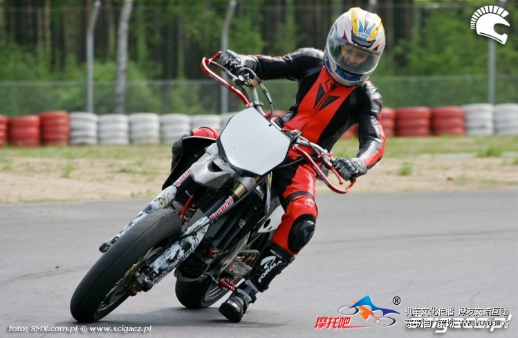 Runda_Supermoto_Torun_2013_na_luku.jpg